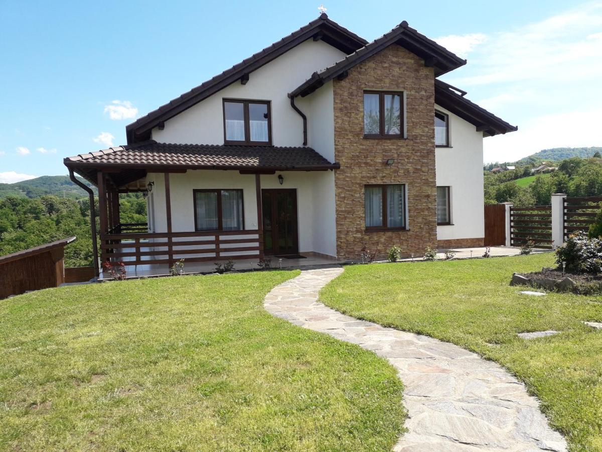 Vila Aloman เซเบช ภายนอก รูปภาพ